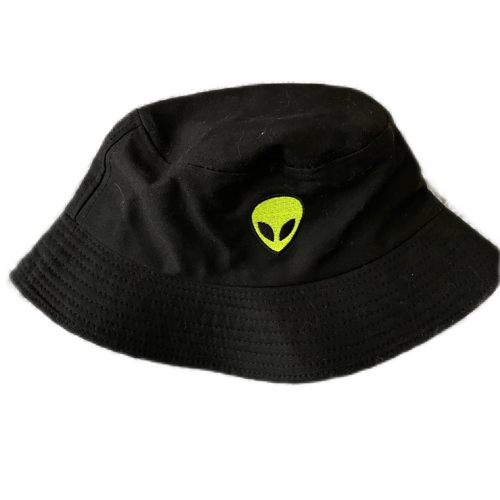 Black alien bucket hat